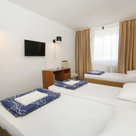 Zagreb Hotel 2*
