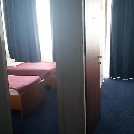 Zagreb Hotel 2*